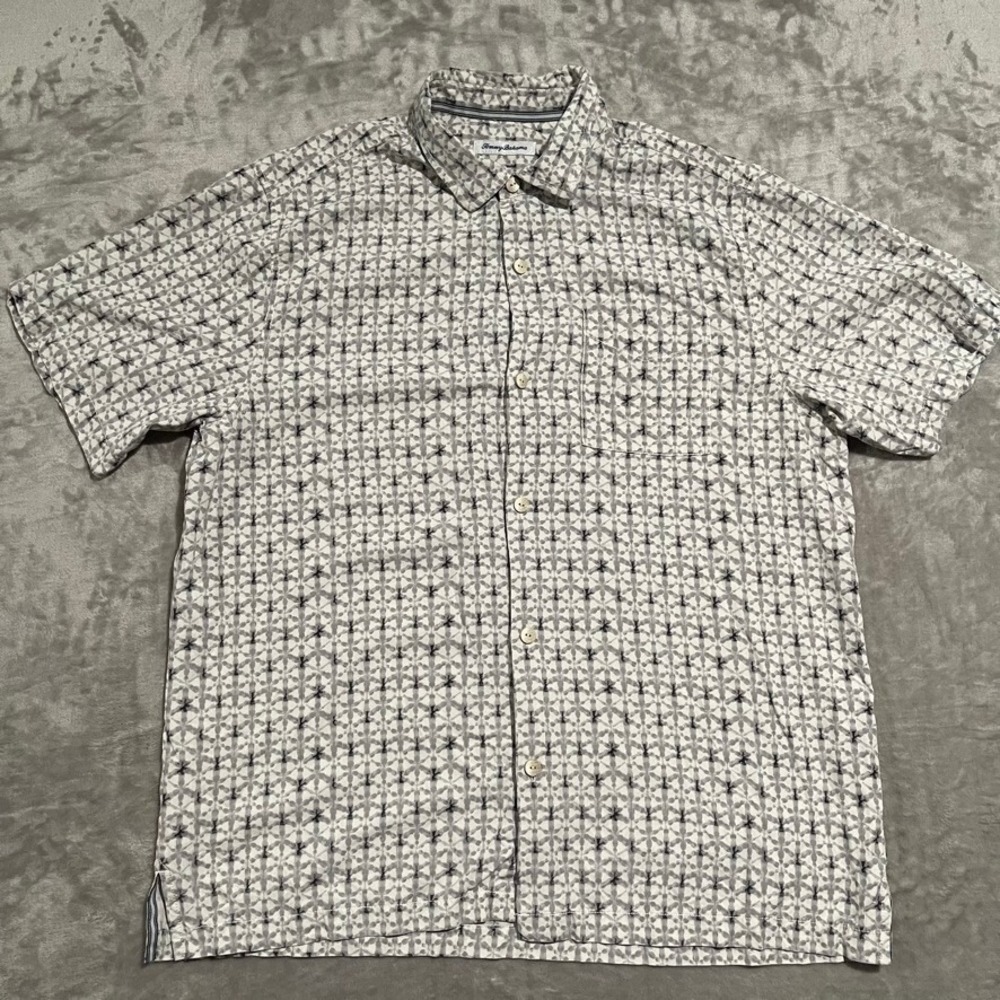 Tommy Bahama Shirt Mens XL White Silk Hawaiian Beach Camp Casual